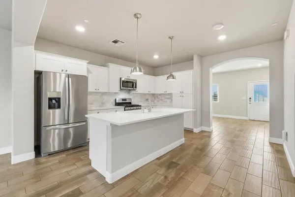 $534,000 | 2715 Las Rosas Avenue, Clovis, CA 93619