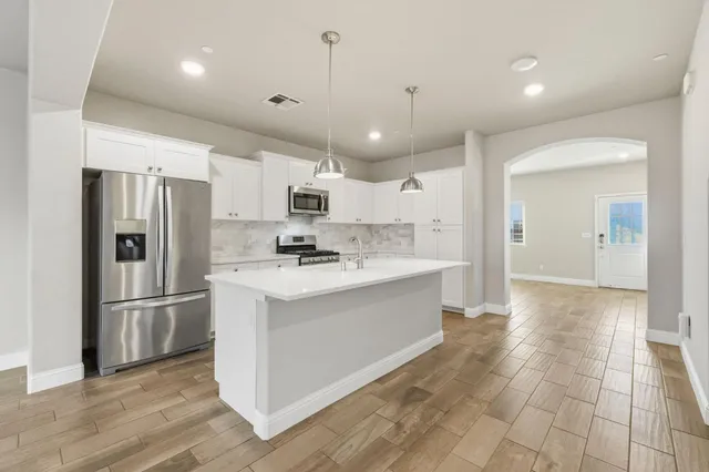 $549,000 | 2715 Las Rosas Avenue, Clovis, CA 93619