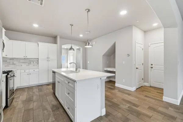 $534,000 | 2715 Las Rosas Avenue, Clovis, CA 93619