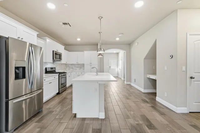 $549,000 | 2715 Las Rosas Avenue, Clovis, CA 93619