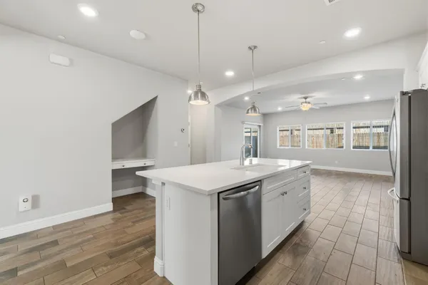 $534,000 | 2715 Las Rosas Avenue, Clovis, CA 93619