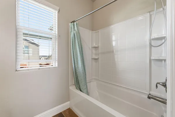 $534,000 | 2715 Las Rosas Avenue, Clovis, CA 93619