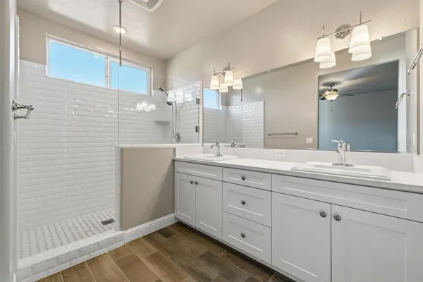 $534,000 | 2715 Las Rosas Avenue, Clovis, CA 93619