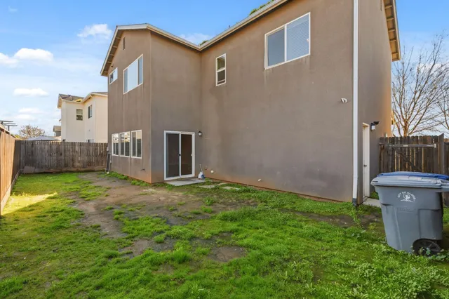 $549,000 | 2715 Las Rosas Avenue, Clovis, CA 93619