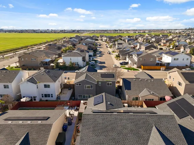 $549,000 | 2715 Las Rosas Avenue, Clovis, CA 93619