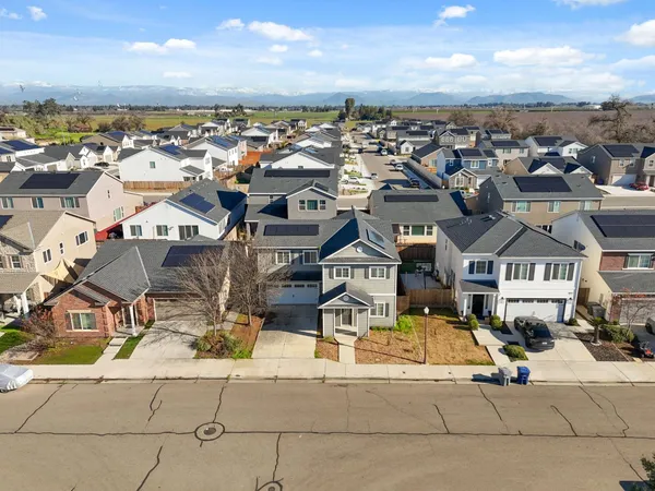 $534,000 | 2715 Las Rosas Avenue, Clovis, CA 93619