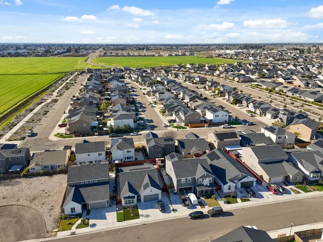 $549,000 | 2715 Las Rosas Avenue, Clovis, CA 93619