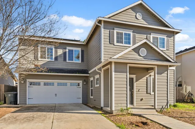 $549,000 | 2715 Las Rosas Avenue, Clovis, CA 93619