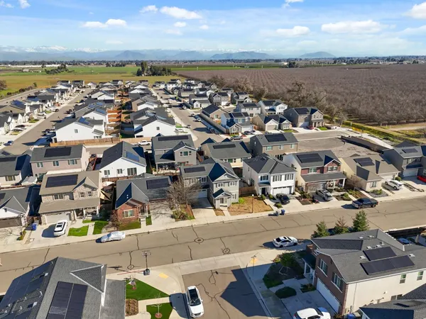 $534,000 | 2715 Las Rosas Avenue, Clovis, CA 93619