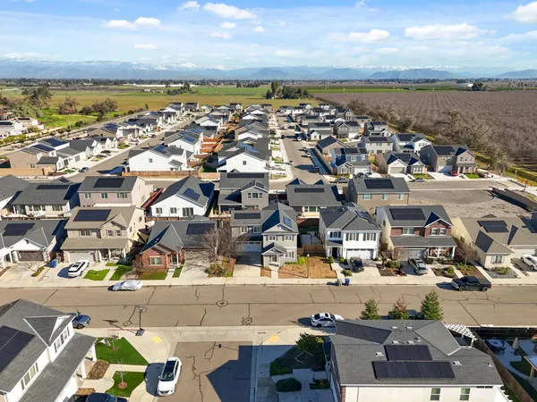 $534,000 | 2715 Las Rosas Avenue, Clovis, CA 93619