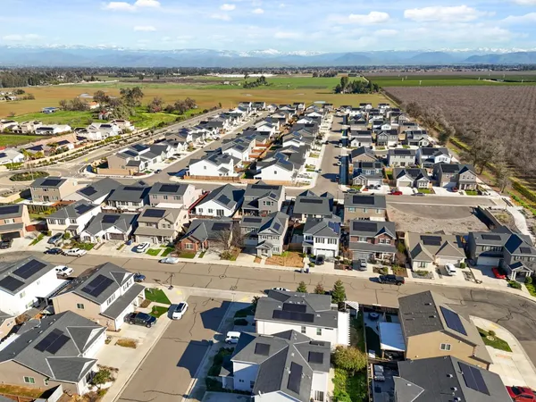 $534,000 | 2715 Las Rosas Avenue, Clovis, CA 93619