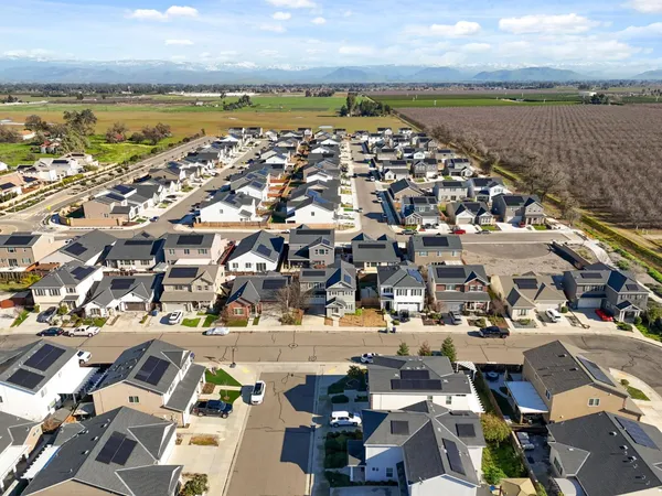 $534,000 | 2715 Las Rosas Avenue, Clovis, CA 93619