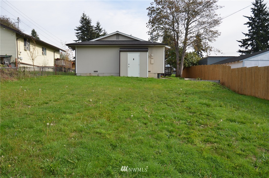 1110 Maple Street Everett, WA 98201 - Photo 14 of 15 Gallery Image 14