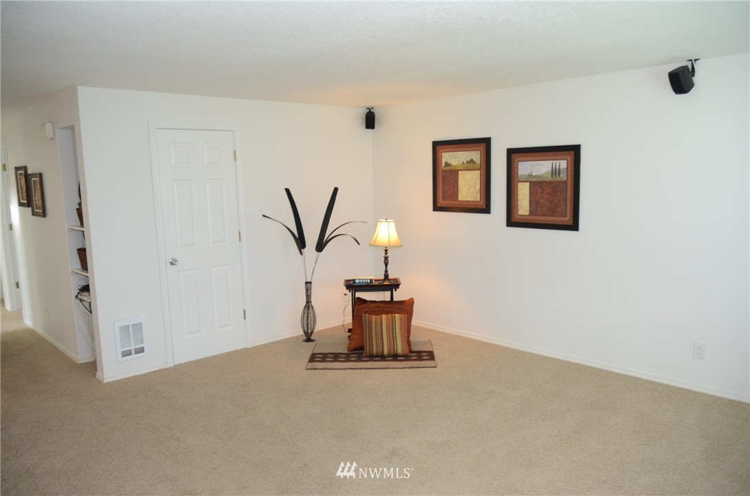 1110 Maple Street Everett, WA 98201 - Photo 3 of 15 Gallery Image 3