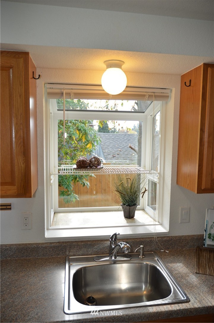 1110 Maple Street Everett, WA 98201 - Photo 9 of 15 Gallery Image 9