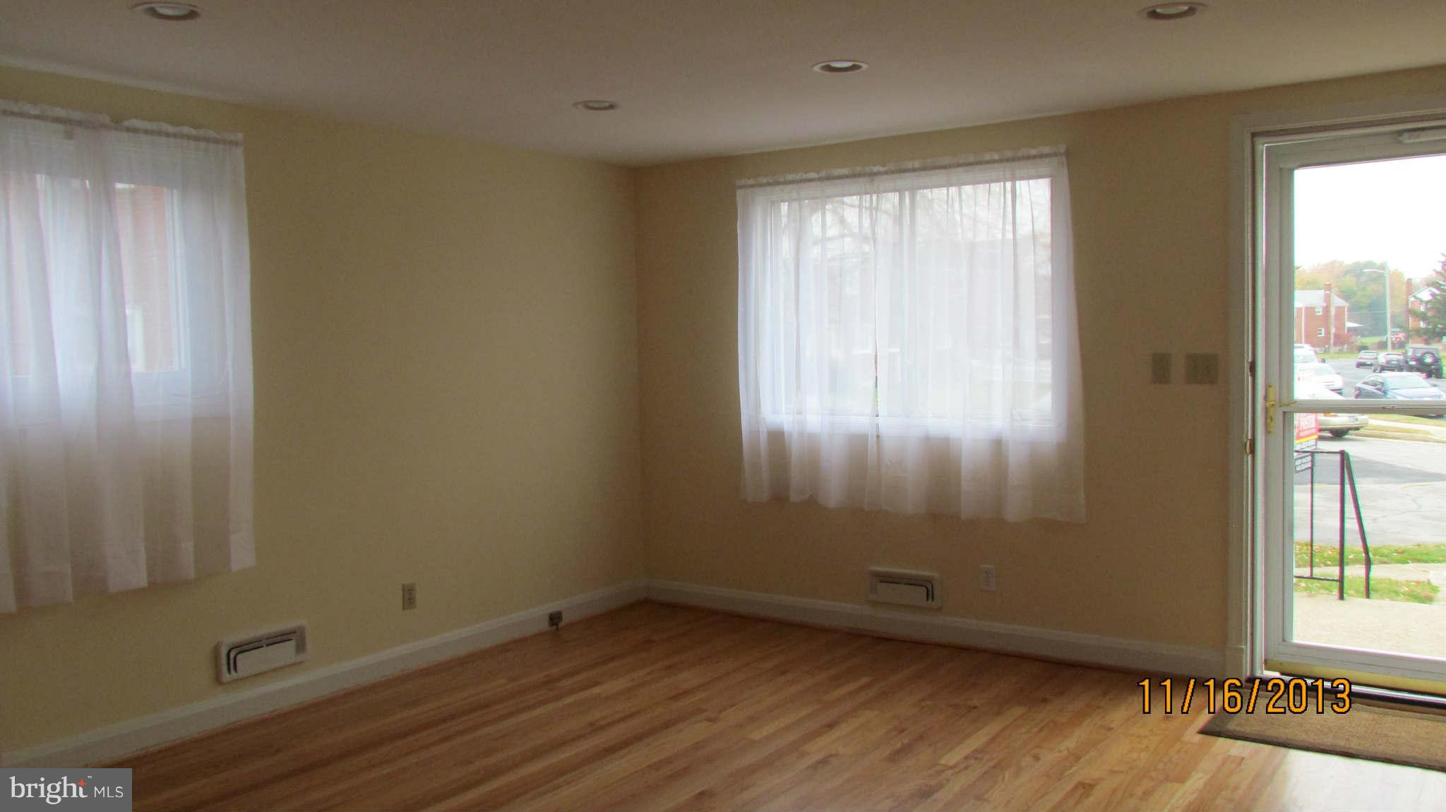 7837 Scholar Road Baltimore, MD 21222 - Photo 5 of 14 Living Room
