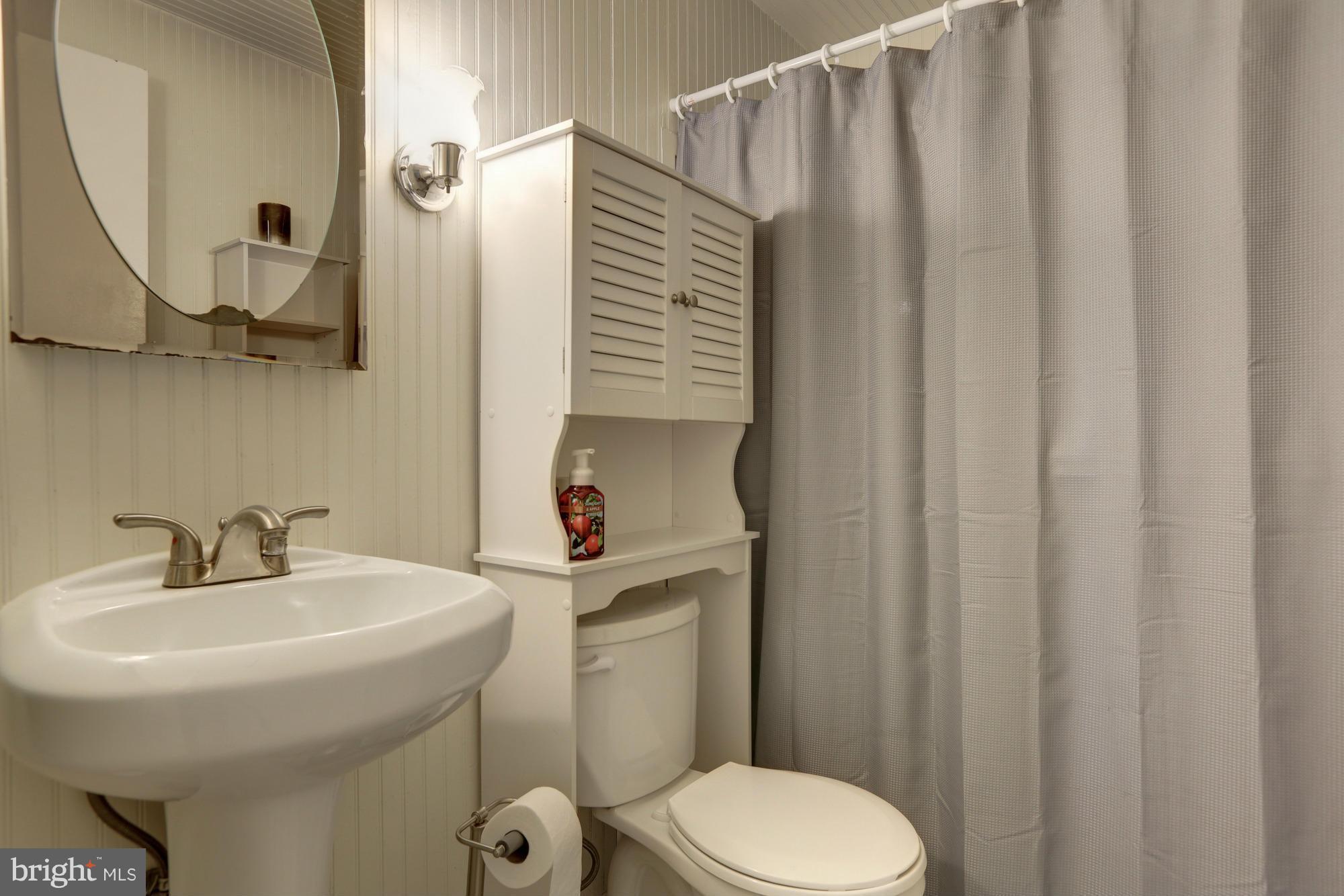 1682 Poles Road Baltimore, MD 21221 - Photo 23 of 30 Bath