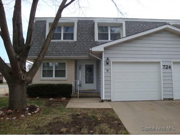 724 Rickard Road Springfield, IL 62704 - Photo 1 of 12