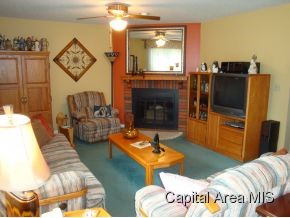724 Rickard Road Springfield, IL 62704 - Photo 2 of 12