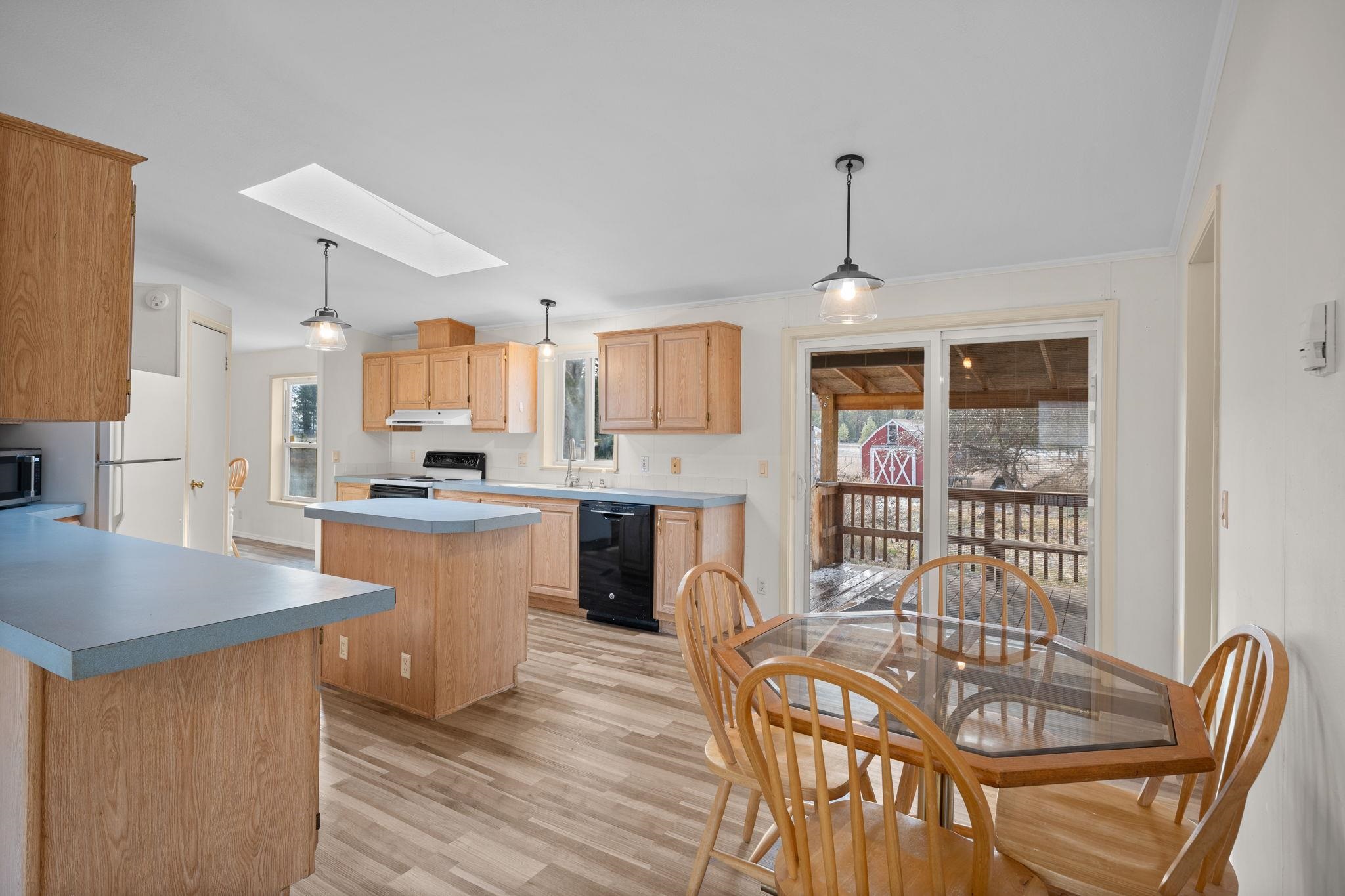 30907 North Hardesty Road Chattaroy, WA 99003 - Photo 13 of 38