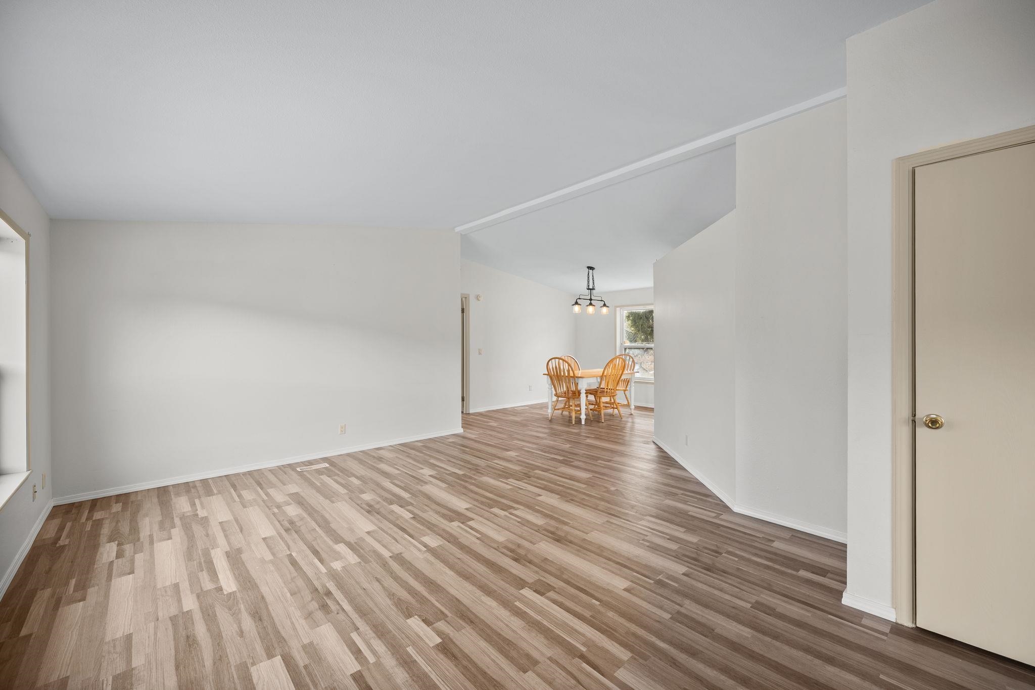 30907 North Hardesty Road Chattaroy, WA 99003 - Photo 7 of 38