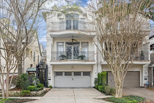 $1,465,000 | 2211 Dunraven Lane, Houston, TX 77019