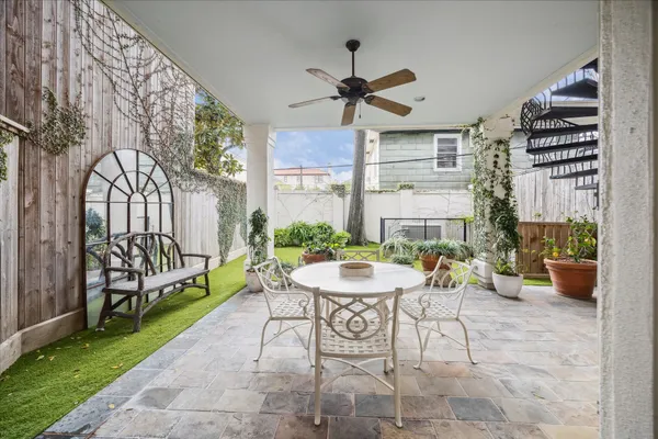 $1,465,000 | 2211 Dunraven Lane, Houston, TX 77019