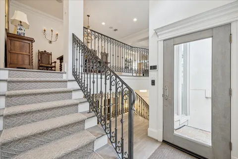 $1,465,000 | 2211 Dunraven Lane, Houston, TX 77019