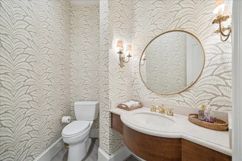 $1,465,000 | 2211 Dunraven Lane, Houston, TX 77019