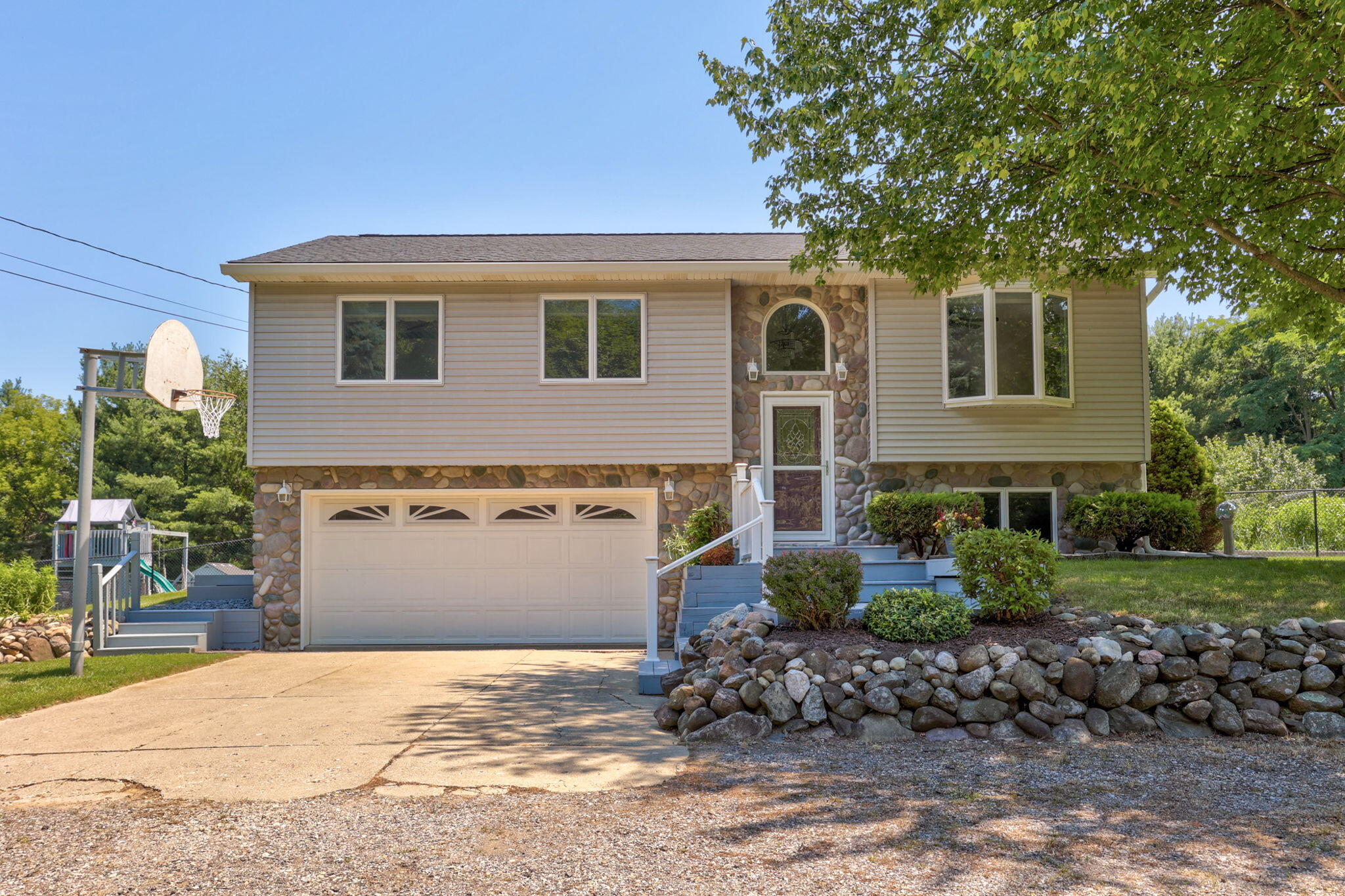 9280 Denton Hill Road Fenton, MI 48430 - Photo 2 of 40 1-web-or-mls-9280 Denton Hill Rd Fenton-