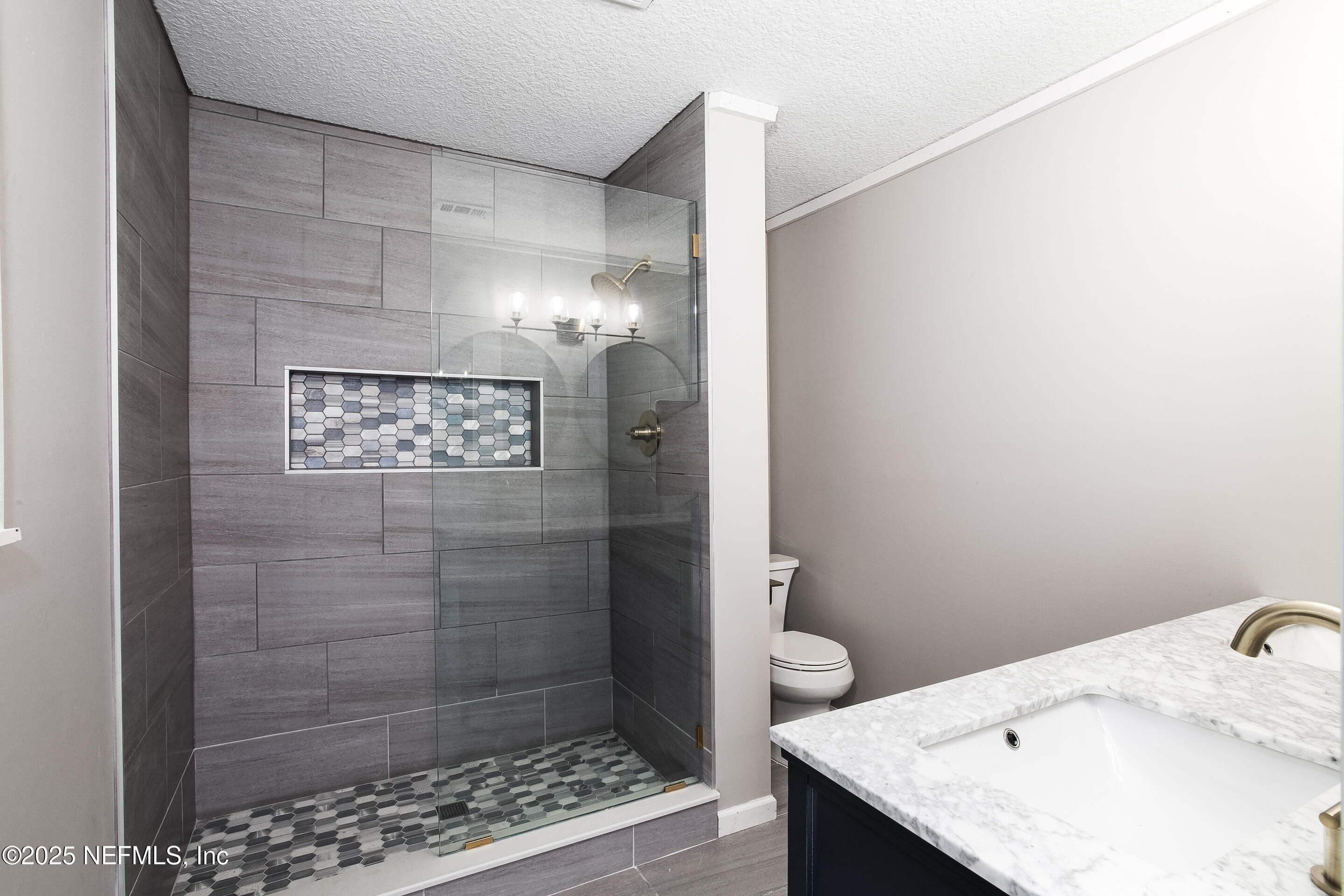 7086 Woodlawn Road Macclenny, FL 32063 - Photo 10 of 22 Primary Bath