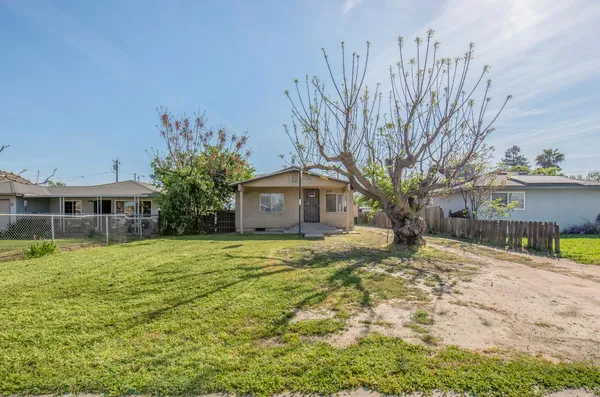 $245,000 | 330 Harrison Avenue, Sanger, CA 93657
