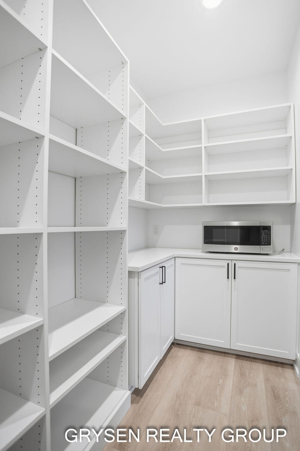 12643 Ridgedale Drive Allendale, MI 49401 - Photo 11 of 35 Pantry