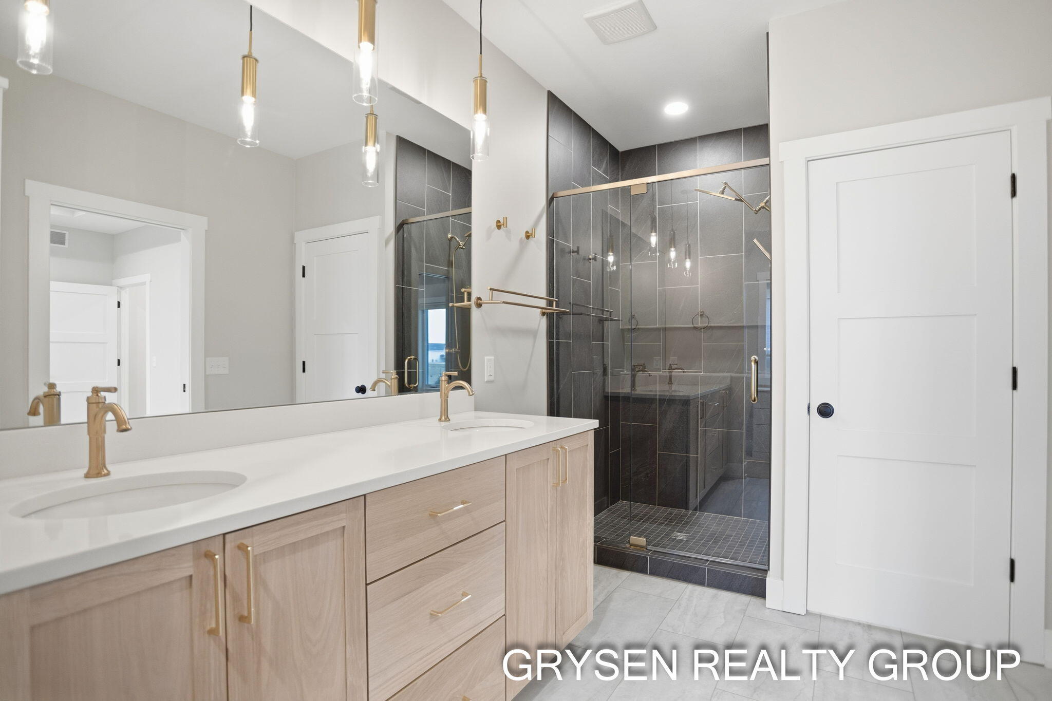 12643 Ridgedale Drive Allendale, MI 49401 - Photo 20 of 35 Primary bath