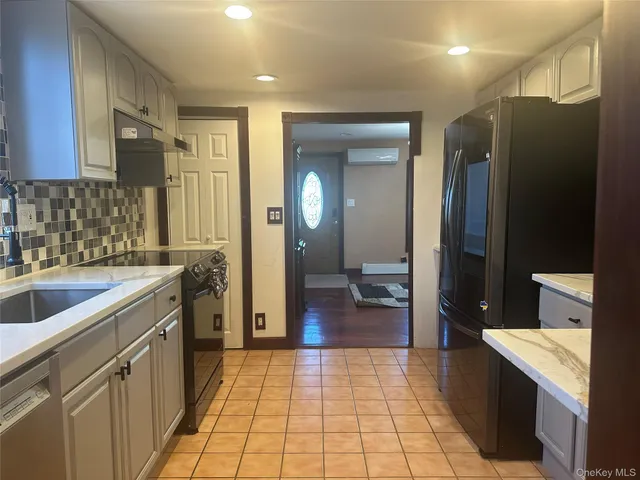 $4,200 | 524 Jerusalem Avenue, Hicksville, NY 11801