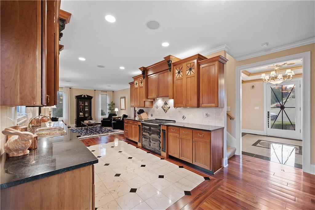 408 Oak Lane Coraopolis, PA 15108 - Photo 15 of 50