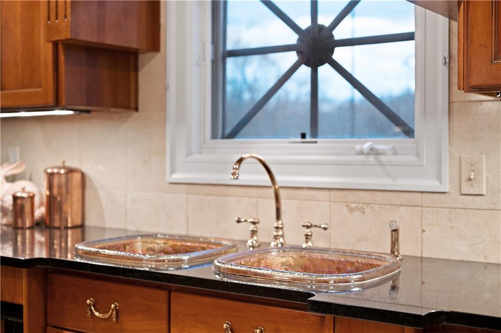 408 Oak Lane Coraopolis, PA 15108 - Photo 16 of 50