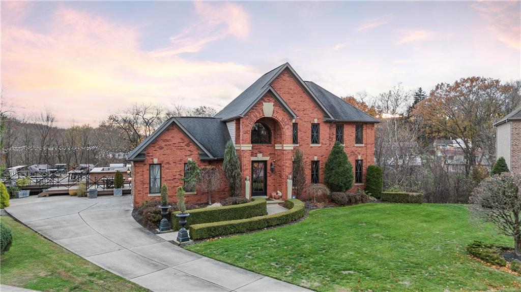 408 Oak Lane Coraopolis, PA 15108 - Photo 2 of 50