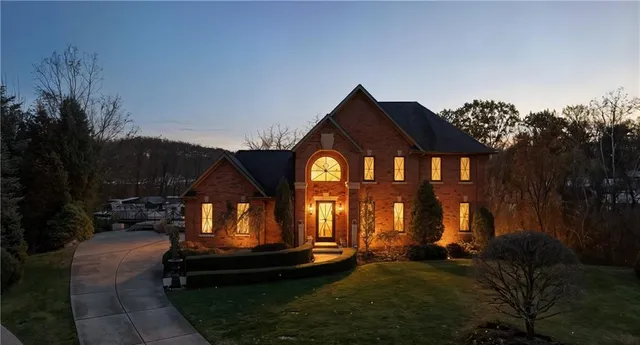 $634,900 | 408 Doctor Oak Lane, Coraopolis, PA 15108