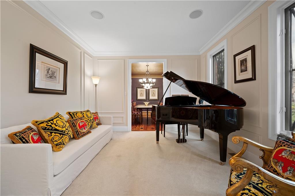 408 Oak Lane Coraopolis, PA 15108 - Photo 6 of 50