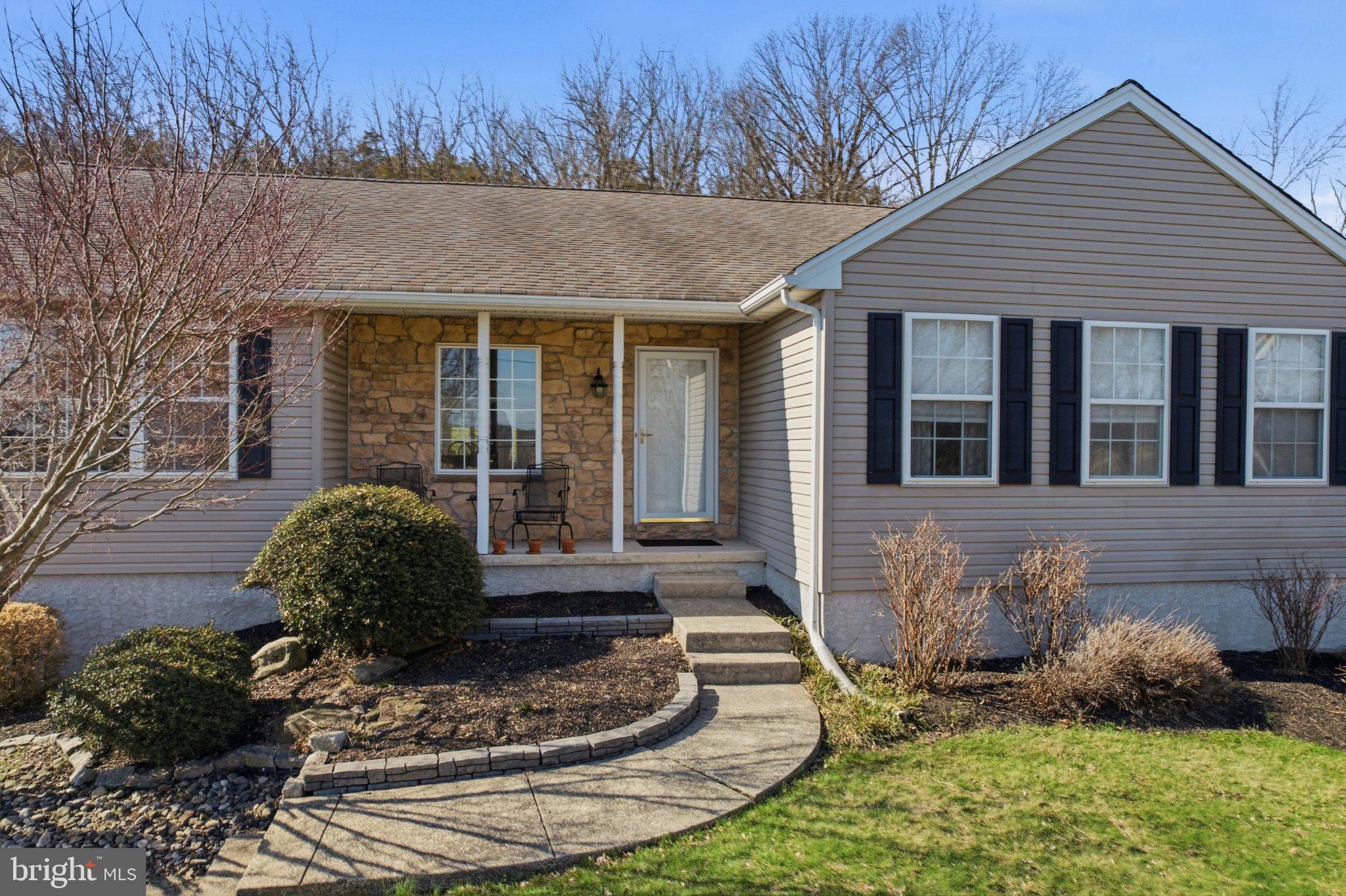 4315 Barndt Road Telford, PA 18969 - Photo 19 of 43 Charming home with inviting entrance.