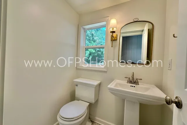 $1,795 | 326 Washington Avenue, Valparaiso, FL 32580