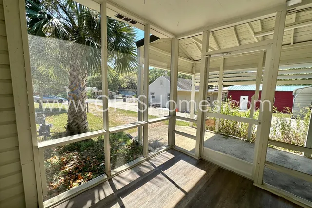 $1,795 | 326 Washington Avenue, Valparaiso, FL 32580