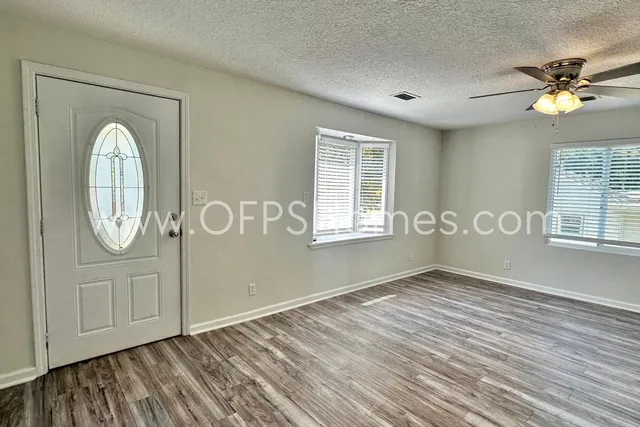 $1,795 | 326 Washington Avenue, Valparaiso, FL 32580