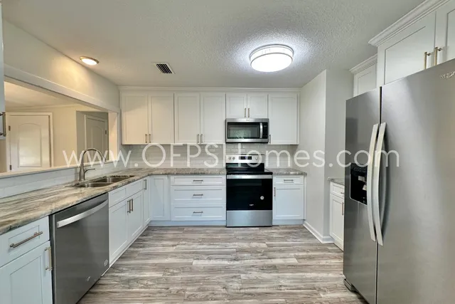 $1,795 | 326 Washington Avenue, Valparaiso, FL 32580