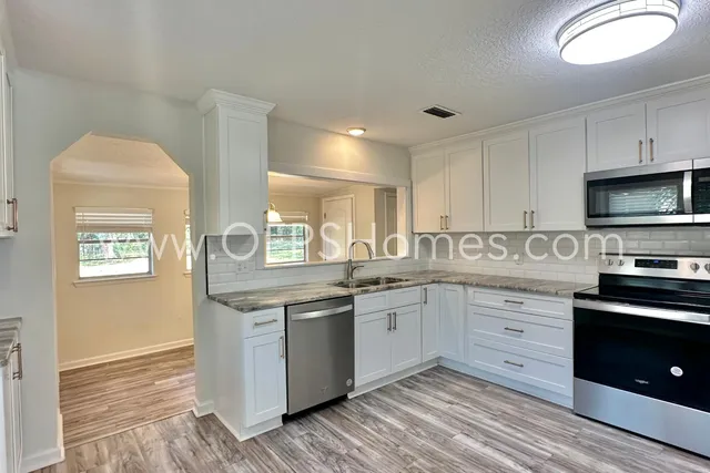 $1,795 | 326 Washington Avenue, Valparaiso, FL 32580