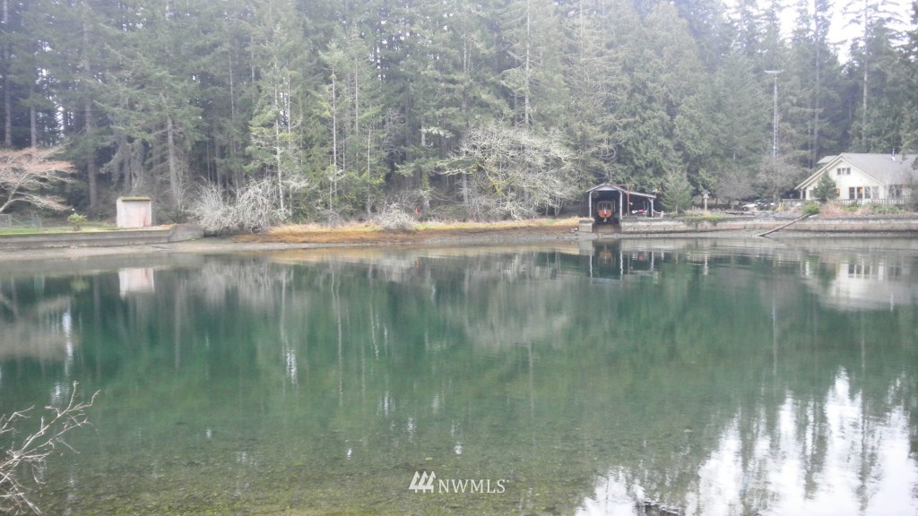 5540 East Grapeview Loop Road Allyn, WA 98524 - Photo 2 of 4 Gallery Image 2
