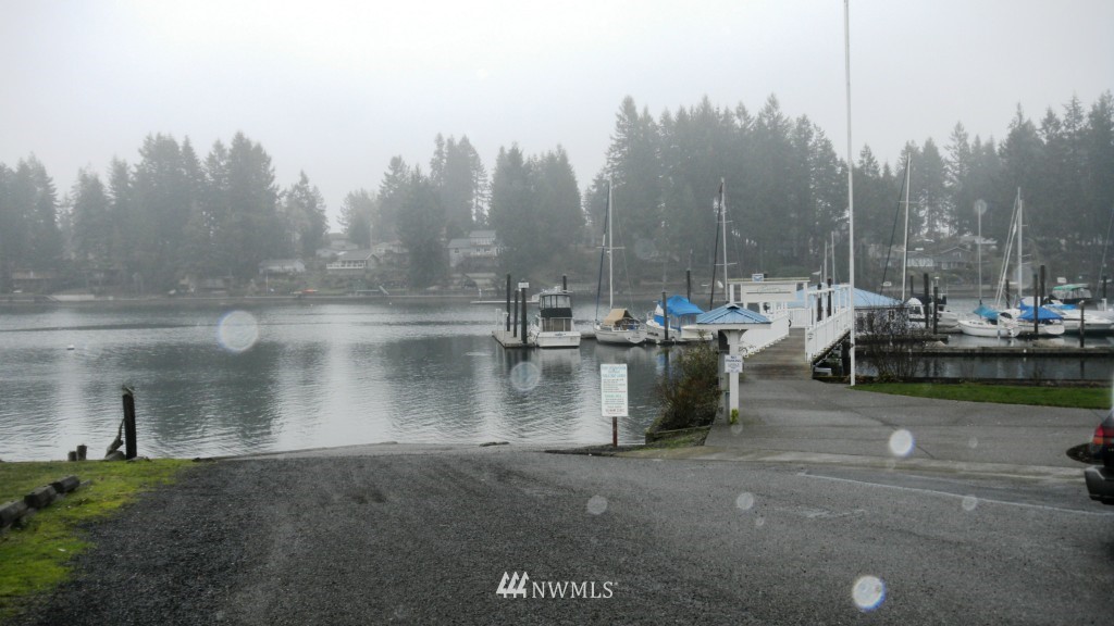 5540 East Grapeview Loop Road Allyn, WA 98524 - Photo 4 of 4 Gallery Image 4