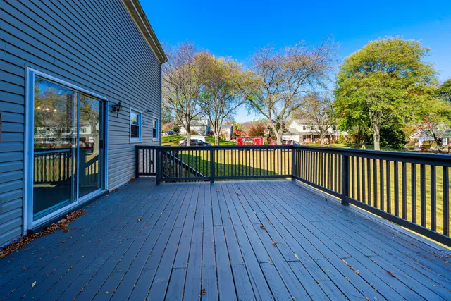 $645,000 | 1224 West Whytecliff Road, Palatine, IL 60067