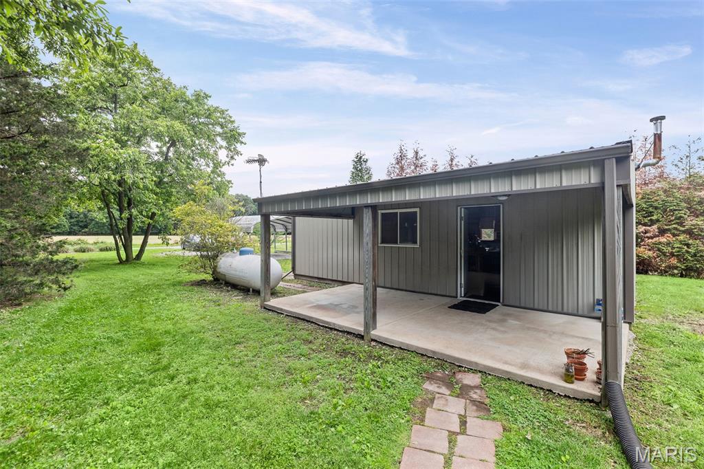 12042 Dutch Ashley, IL 62808 - Photo 10 of 45